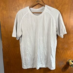 Lululemon Men's Metal Vent Tech Short Sleeve Shirt T-Shirt Gray Hiking Gym Large